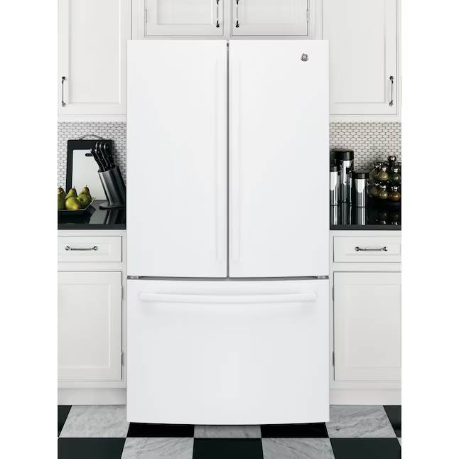 Refrigerador GE de puerta francesa de 27 pies cúbicos con máquina de hielo y dispensador de agua (blanco) ENERGY STAR