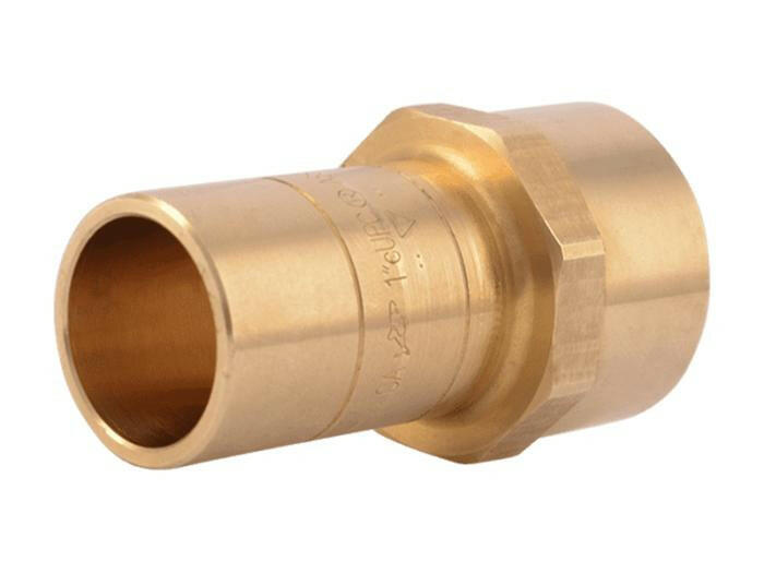 Adaptador roscado FNPT SharkBite de 1 pulg. x 1 pulg.