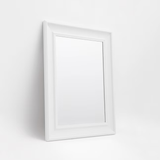 Style Selections Espejo de pared biselado blanco de 21,5 pulgadas de ancho x 27,5 pulgadas de alto