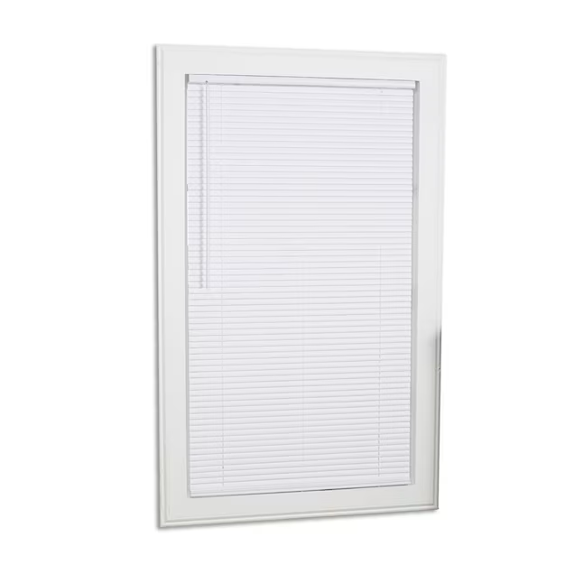 Project Source Room Darkening 1-in Slat Width 32-in x 64-in Cordless White Vinyl Room Darkening Mini-blinds