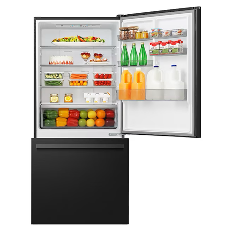 Refrigerador Hisense con congelador inferior y profundidad de mostrador de 17.2 pies cúbicos (acero metálico negro) ENERGY STAR