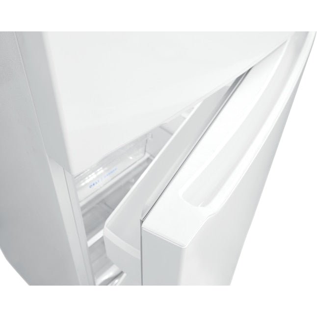 Frigidaire Refrigerador de estante de vidrio con congelador superior de 18.3 pies cúbicos (blanco)